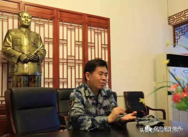占豪最新军事评论与小巷深处的特色小店探秘揭秘